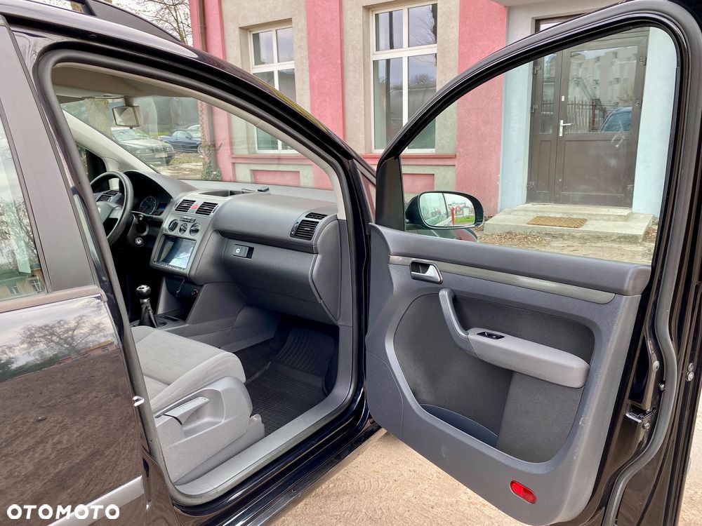 Volkswagen Touran - 18