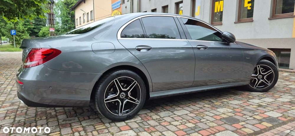 Mercedes-Benz Klasa E 220 d AMG - 35