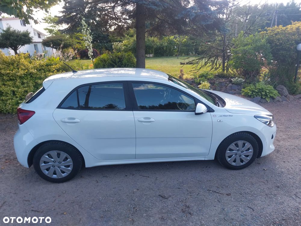 Kia Rio - 11