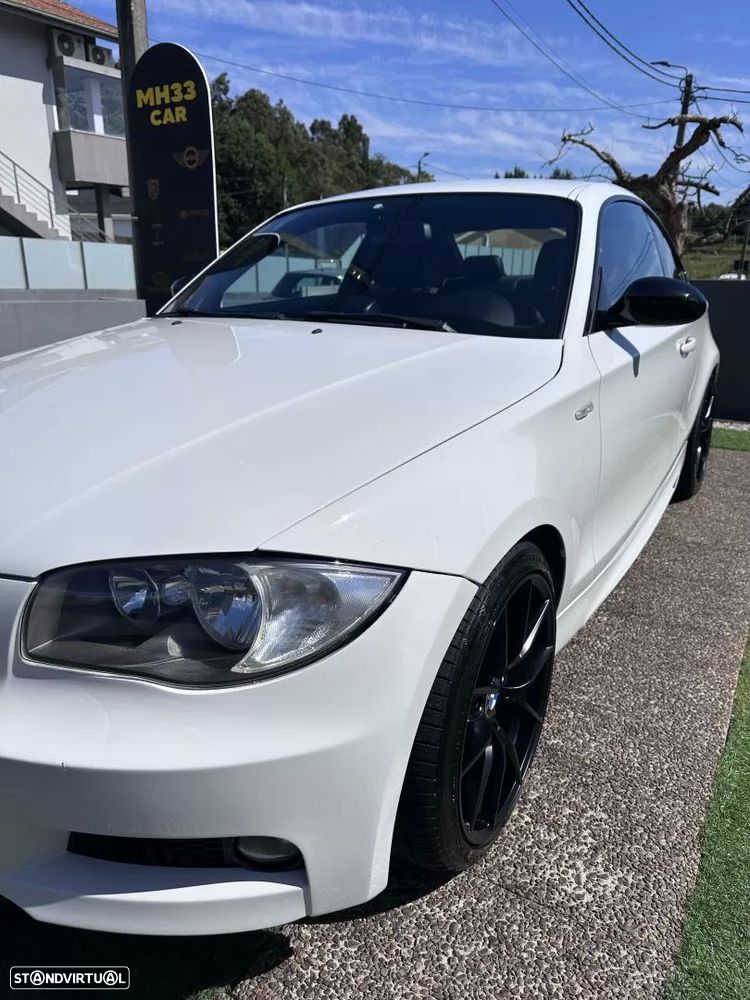 BMW 120 d Limited Edition Lifestyle c/ M Sport Pack - 7