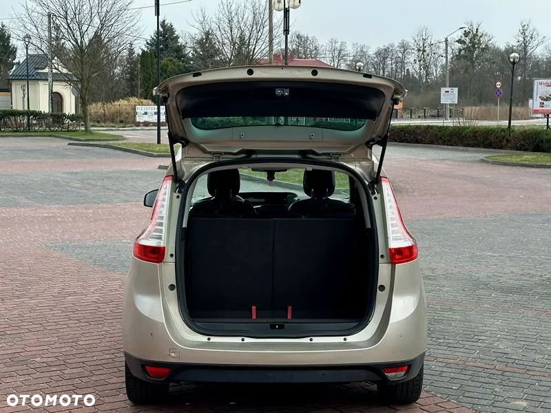 Renault Grand Scenic - 9