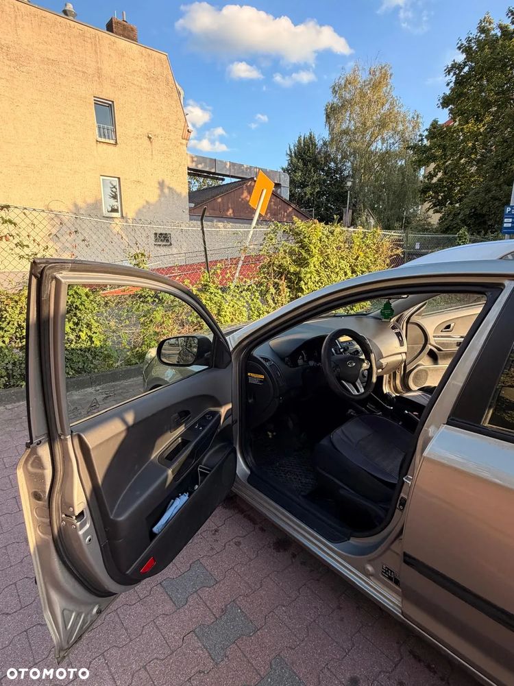 Kia Ceed - 8