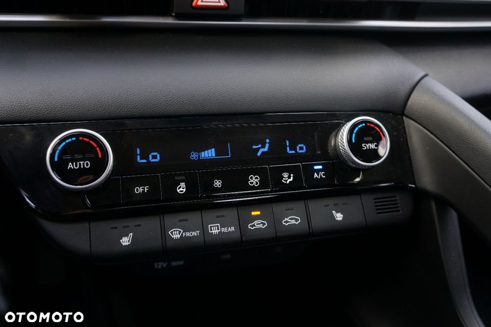 Hyundai Elantra - 11