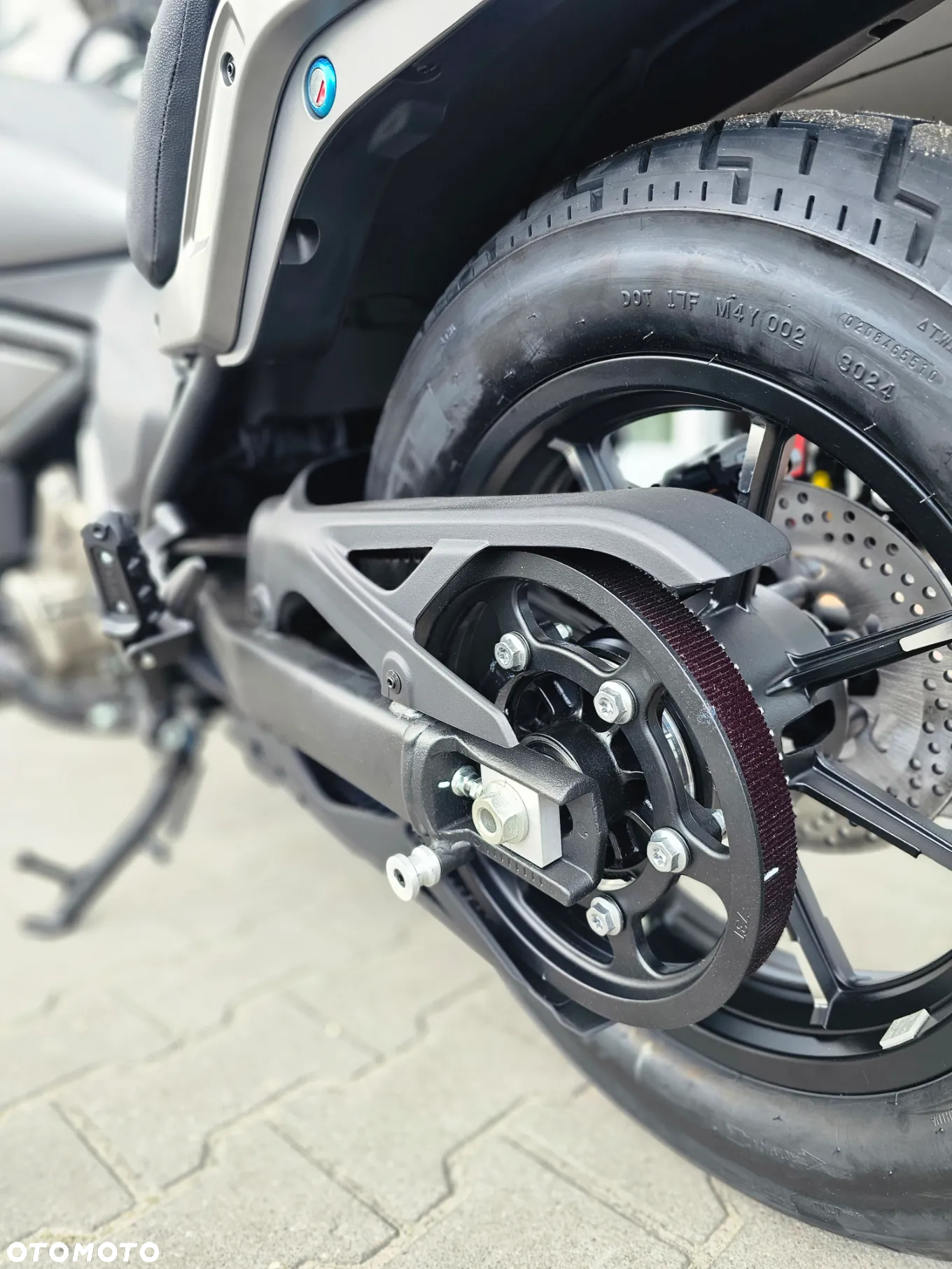 QJMOTOR SRV 700 - 4