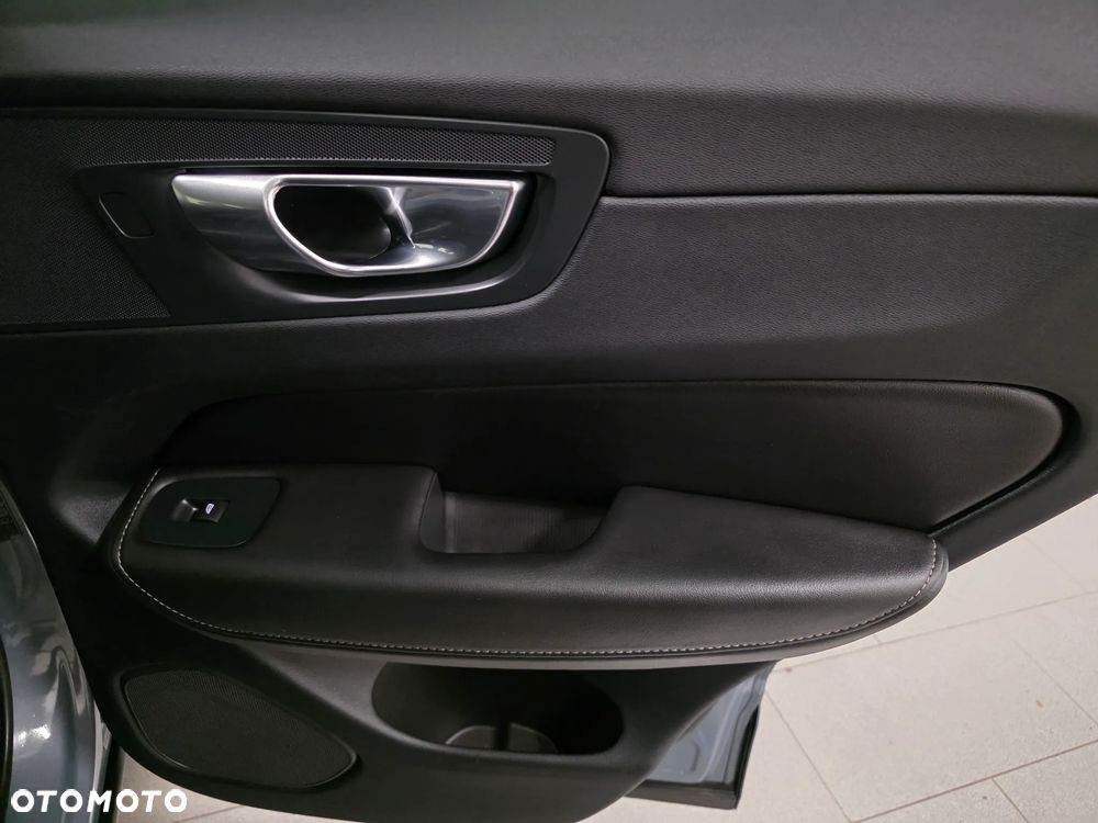 Volvo XC 60 B5 D AWD Geartronic Inscription - 25