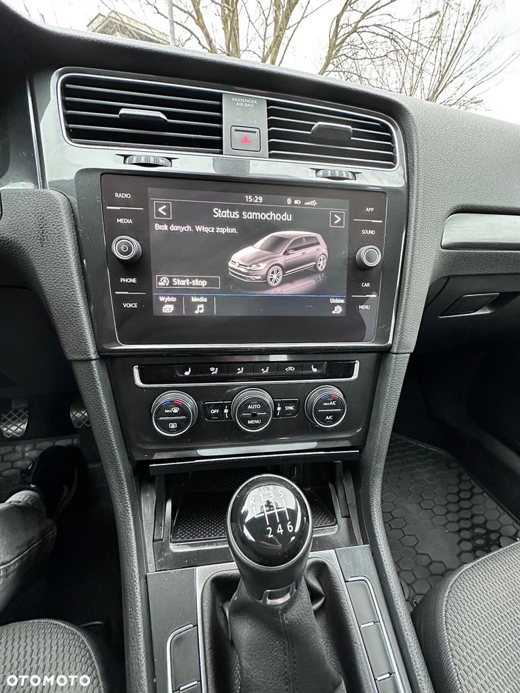 Volkswagen Golf 1.5 TSI BMT Comfortline - 16