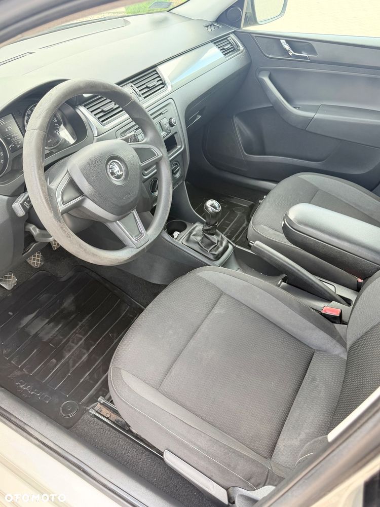 Skoda RAPID Spb 1.6 TDI DPF Style Plus - 9