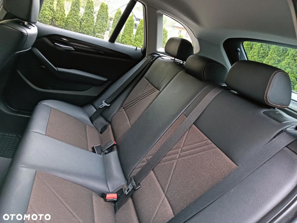BMW X1 xDrive18d xLine - 12