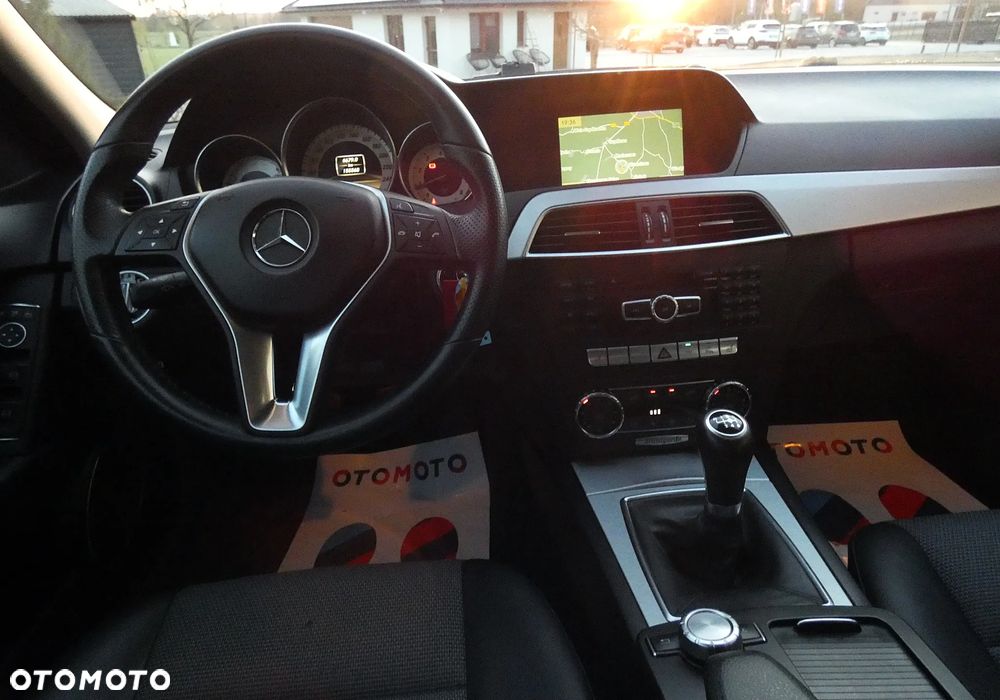 Mercedes-Benz Klasa C 180 Kompressor Avantgarde - 28