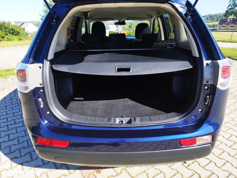 Mitsubishi Outlander 2.0 2WD Diamant Edition - 24