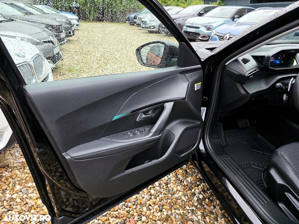 Peugeot 2008 PureTech 130 EAT8 GT - 20
