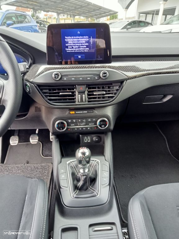 Ford Focus 2.3 EcoBoost ST X - 26