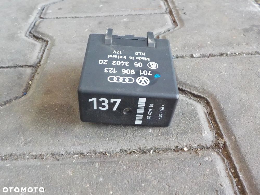 VW T4 1.9 TD PRZEKAŹNIK MODUŁ ŚWIEC 137 701906123 - 1