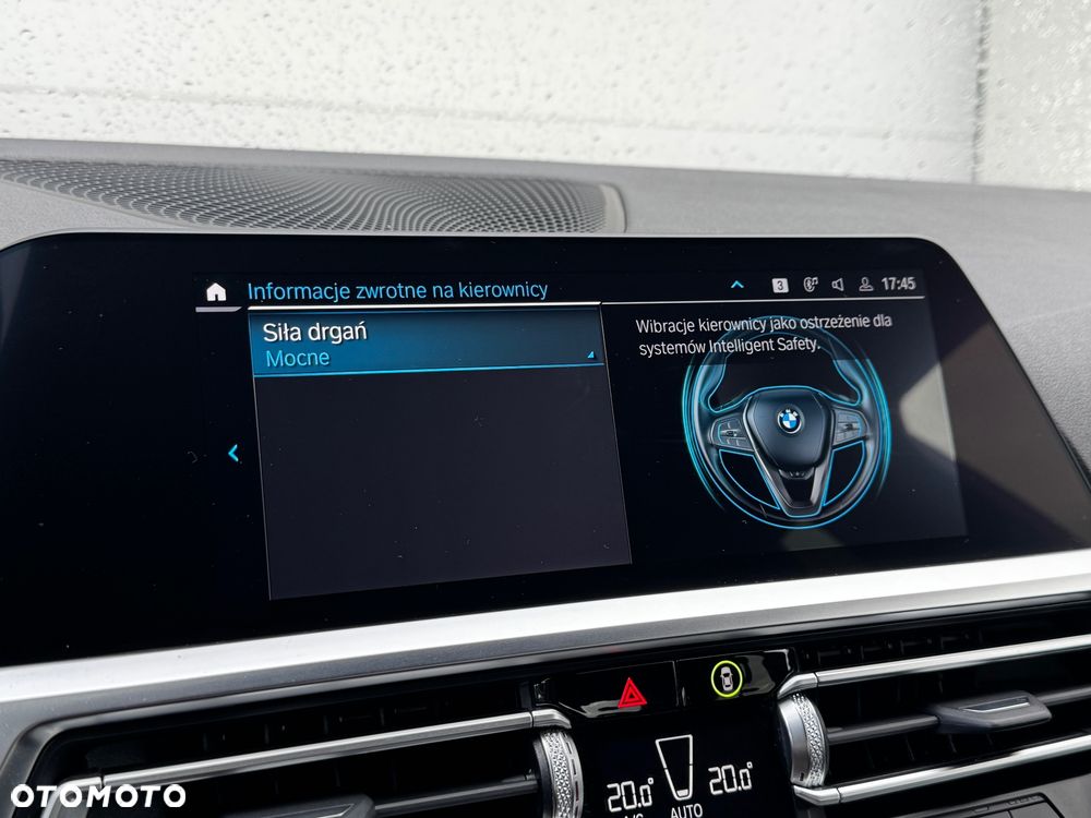BMW Seria 3 330e xDrive M Sport sport - 33