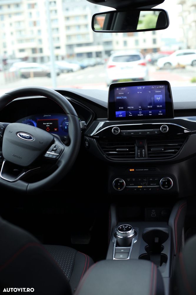 Ford Kuga 2.5 Duratec FHEV FWD ST Line - 14