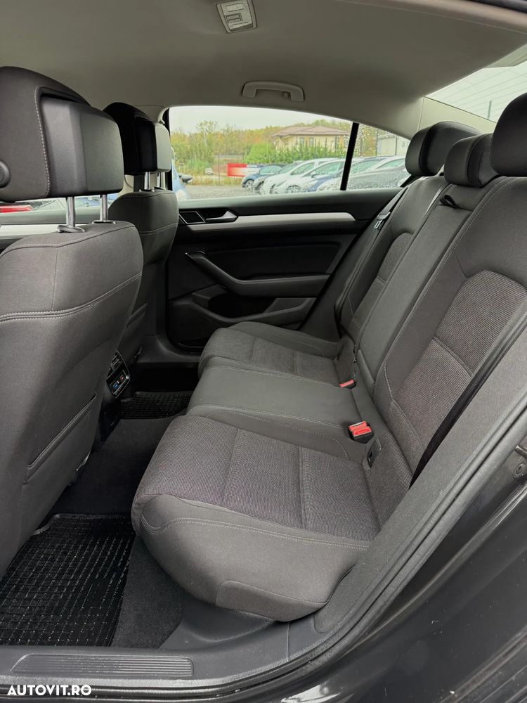 Volkswagen Passat 2.0 TDI DSG Comfortline - 20