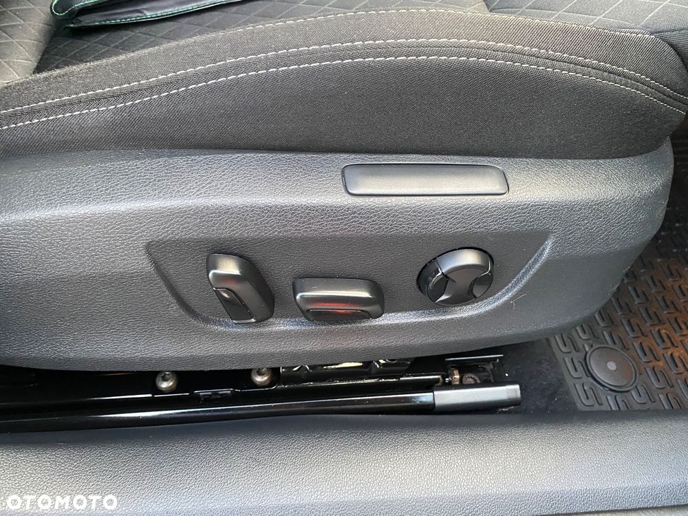 Skoda Superb 2.0 TDI L&K - 30