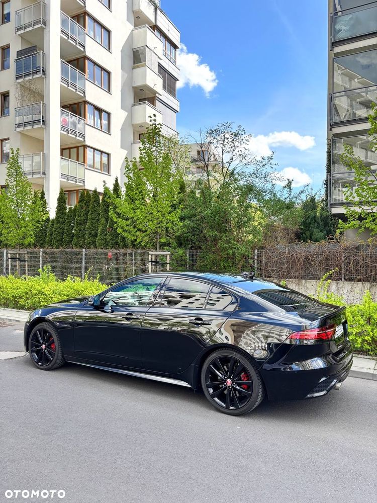 Jaguar XE 2.0 P300 AWD R-Dynamic HSE - 6