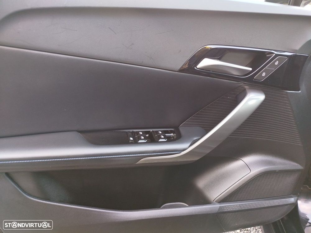 MG MG4 64 kWh Luxury - 26