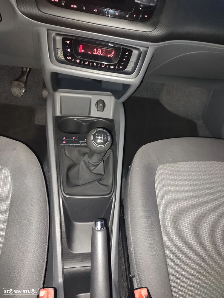 SEAT Ibiza ST 1.6 TDI Style DPF - 17