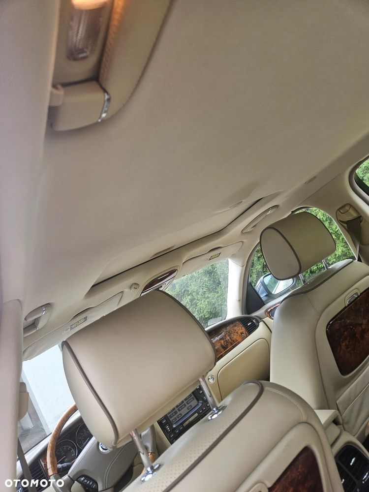 Jaguar XJ XJ8 4.2 LWB Executive - 17
