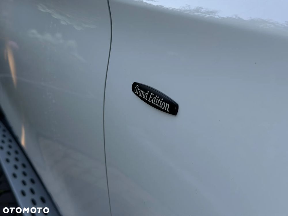 Mercedes-Benz GLC 250 4Matic 9G-TRONIC AMG Line - 23