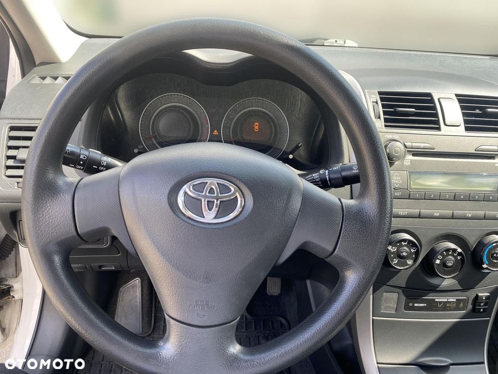 Toyota Corolla 1.6 VVT-i Terra - 18
