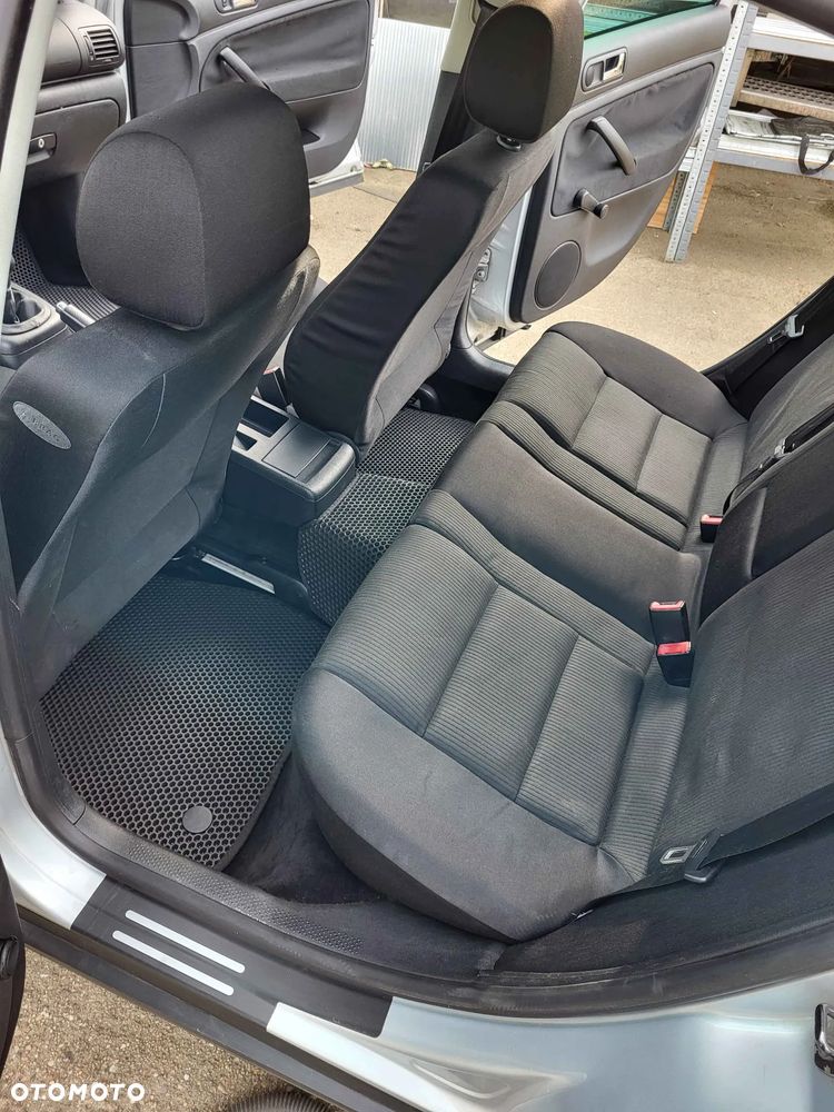 Volkswagen Passat 1.9 TDI Basis - 17
