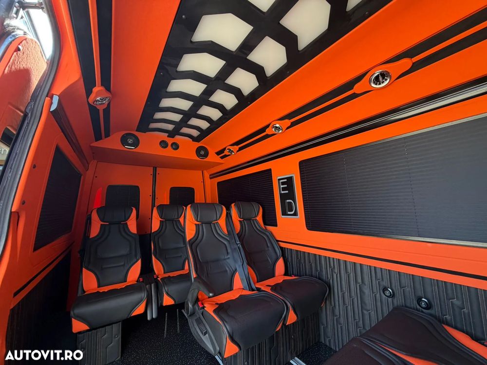 Mercedes-Benz Sprinter - 13