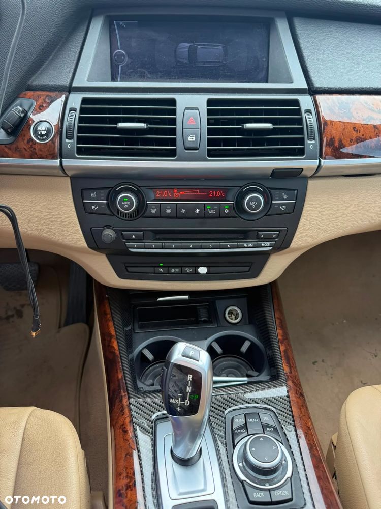 BMW X5 xDrive35i Edition Exclusive - 24