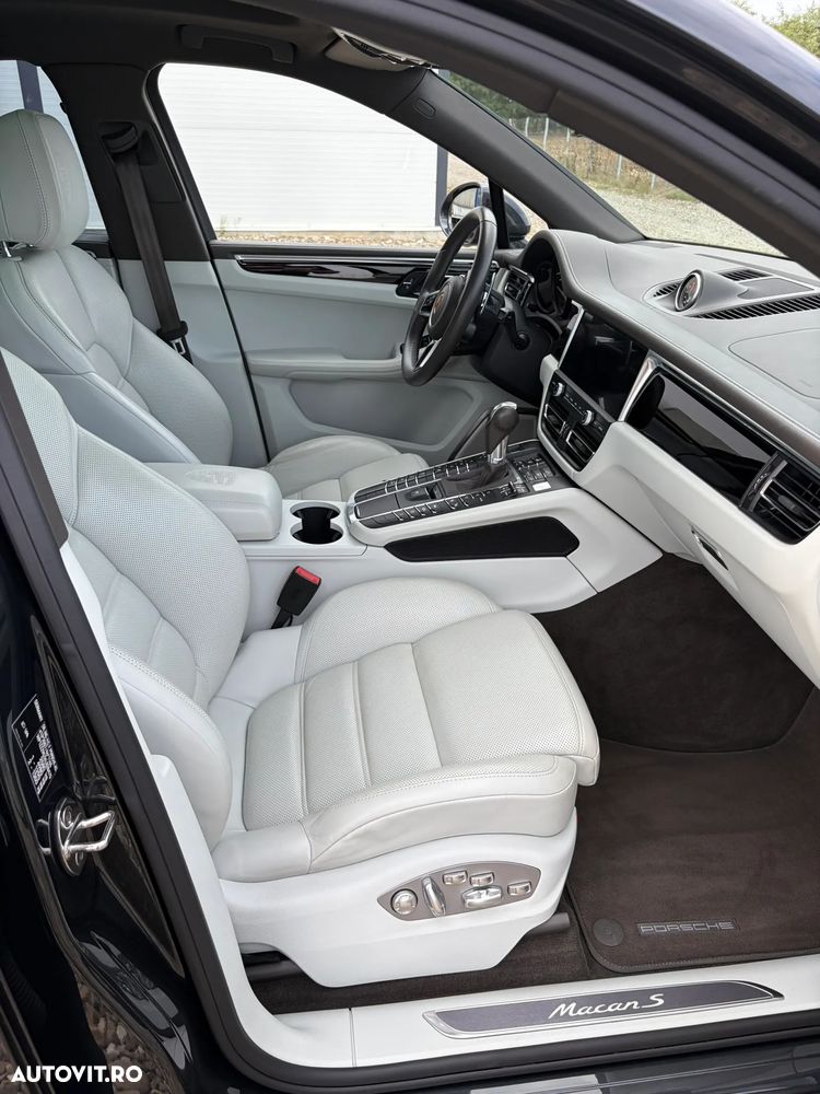 Porsche Macan - 35