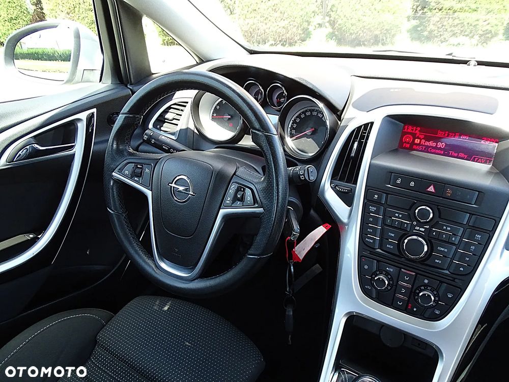 Opel Astra 1.6 Turbo Cosmo - 26