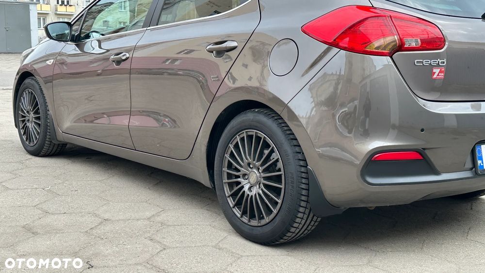 Kia Ceed - 16