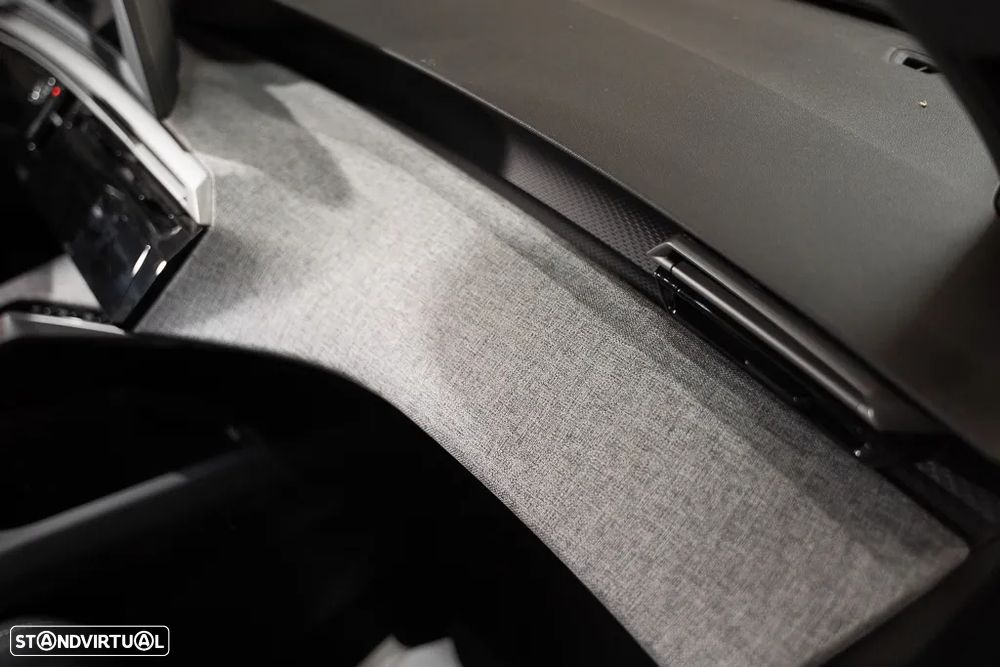 Peugeot 5008 1.2 Hybrid Allure e-DCS6 - 21