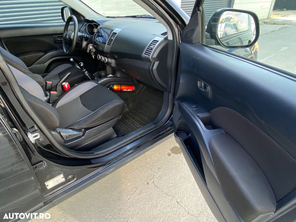 Mitsubishi Outlander - 14