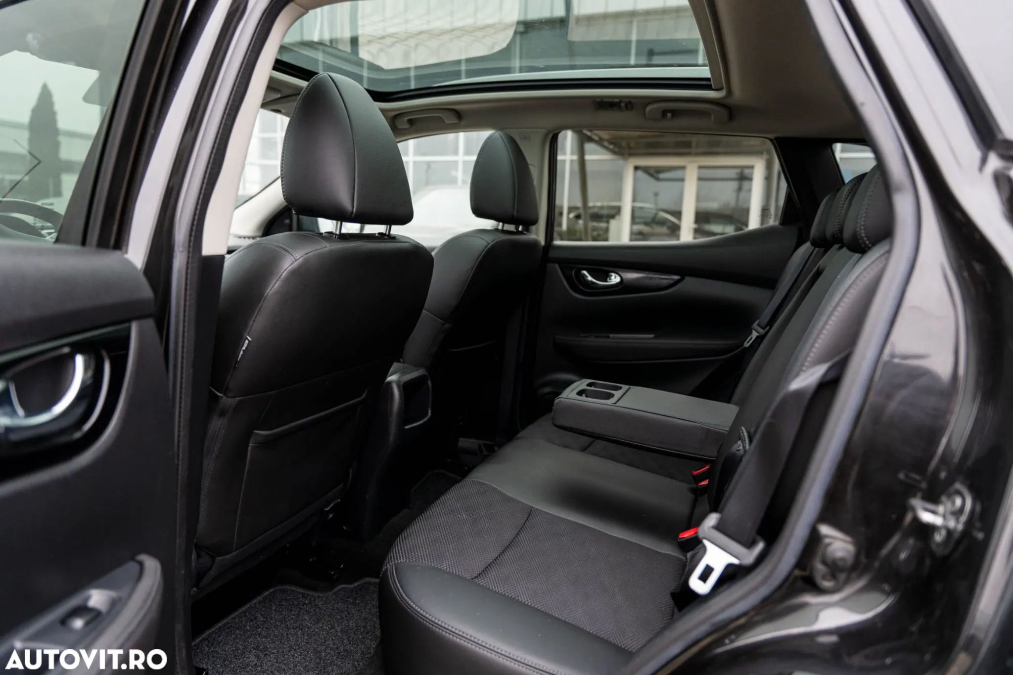 Nissan Qashqai 1.6 DCI Xtronic TEKNA+ - 8