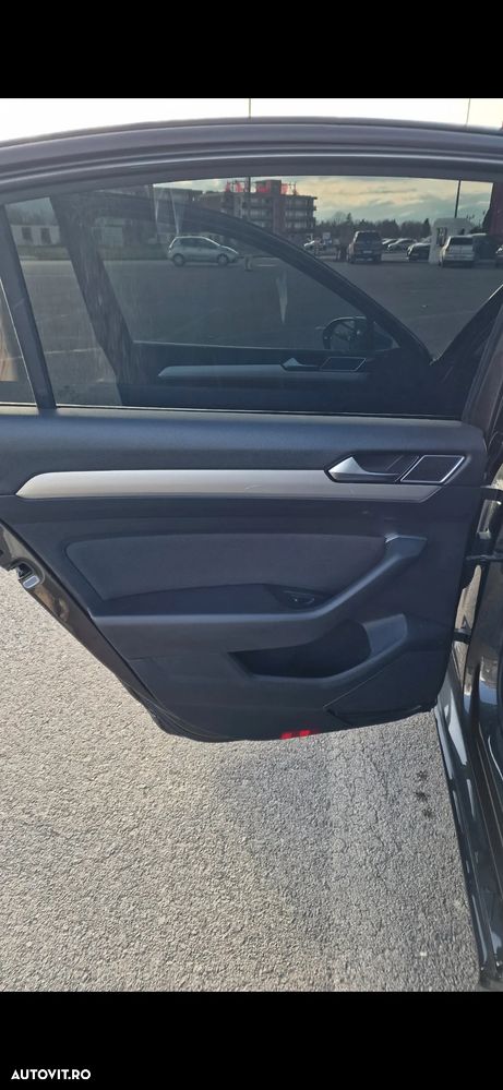Volkswagen Passat 2.0 TDI Comfortline - 15