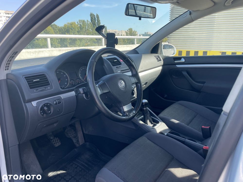 Volkswagen Golf 1.6 FSI Comfortline - 13