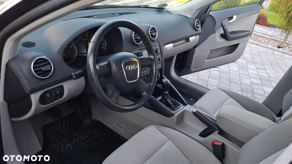 Audi A3 Sportback 1.6 Ambition - 12