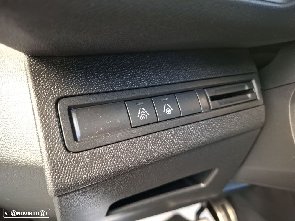 Peugeot 3008 1.5 BlueHDi GT EAT8 - 25