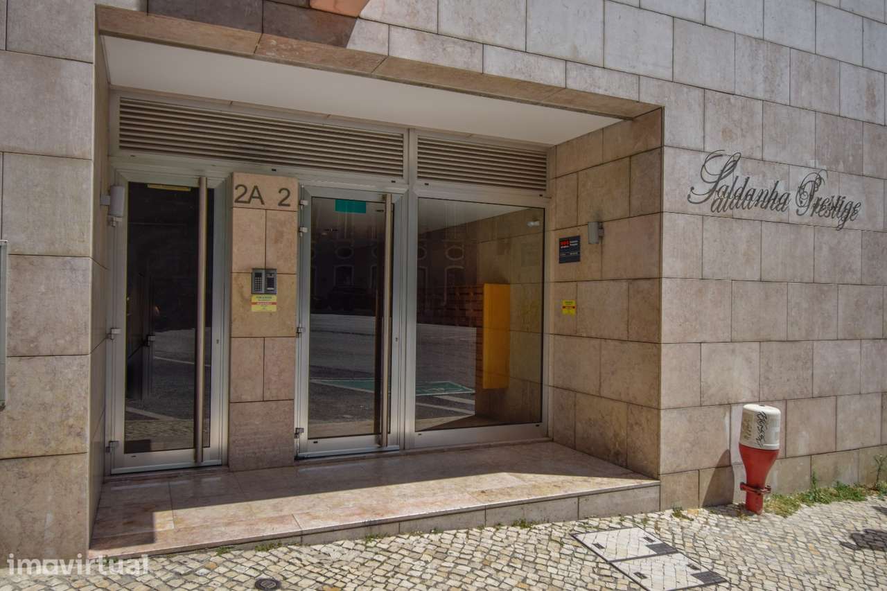 Edifício Saldanha Prestige, T1 com garagem e arrecadação - Grande imagem: 2/12