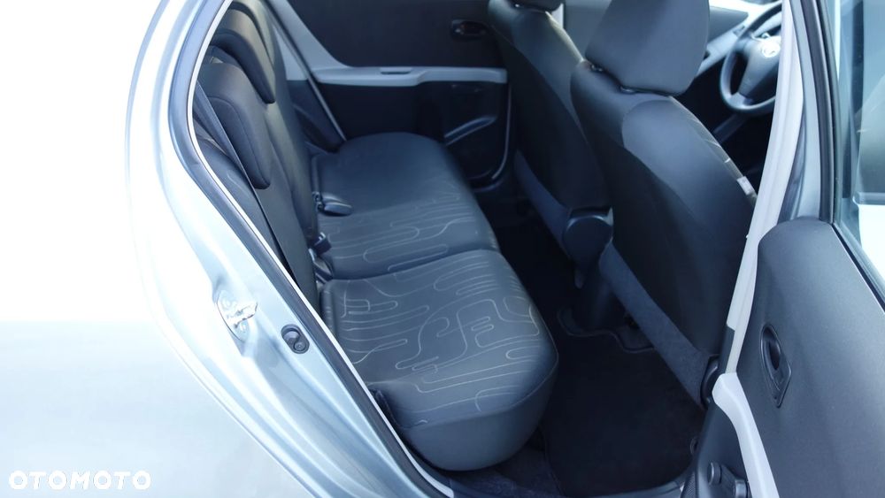 Toyota Yaris 1.33 Luna - 28