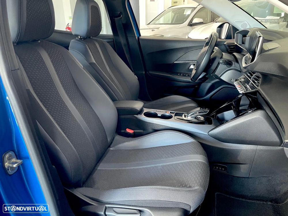Peugeot e-2008 Allure - 7