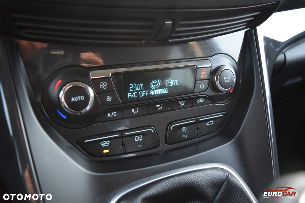 Ford Kuga 2.0 TDCi 2x4 Titanium - 20