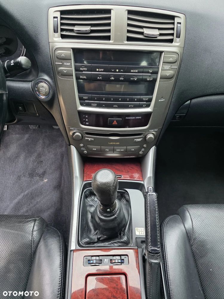 Lexus IS 220 D Prestige - 19