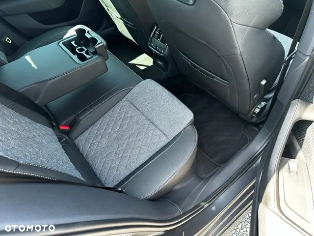 Skoda Octavia 2.0 TDI Sportline DSG - 27