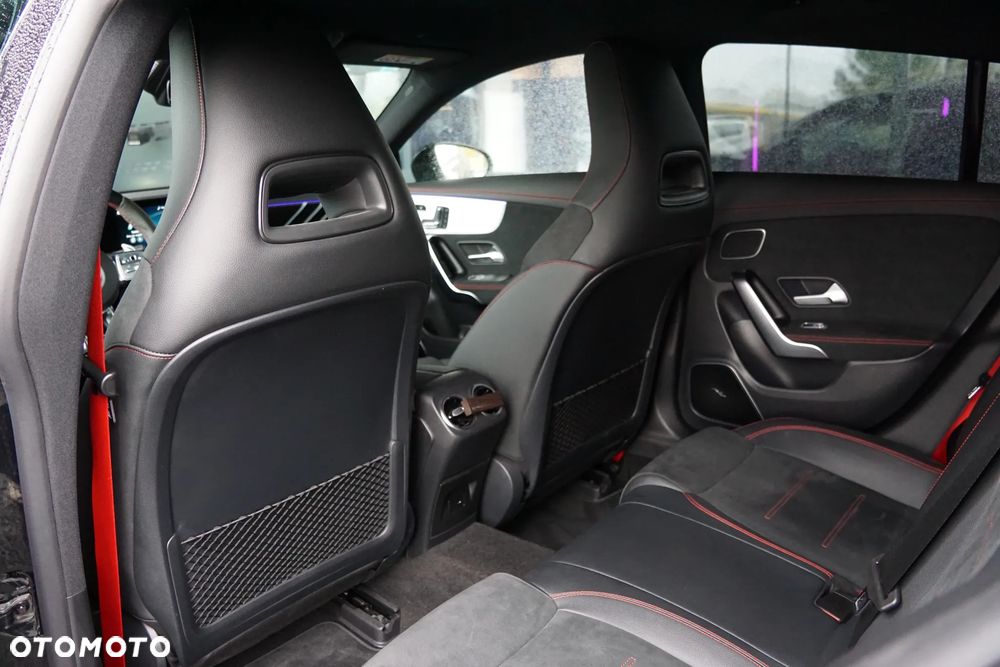 Mercedes-Benz CLA AMG 45 S 4-Matic 8G-DCT - 32