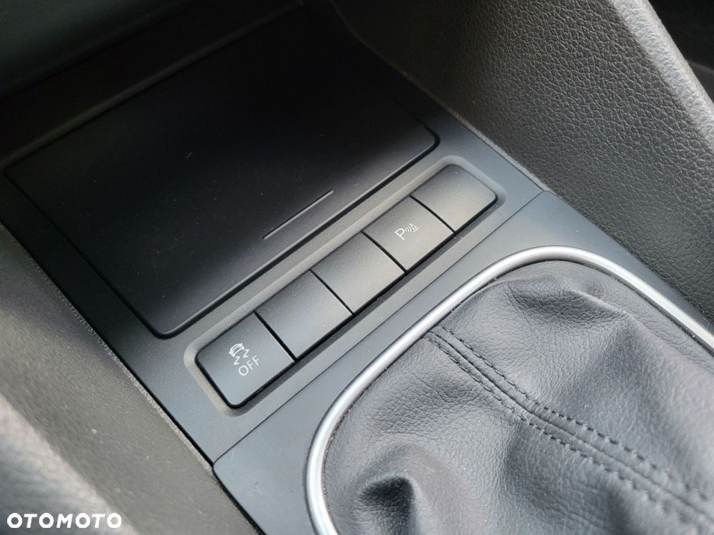 Volkswagen Golf - 14