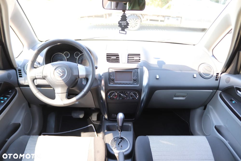 Suzuki SX4 1.6 Premium - 24