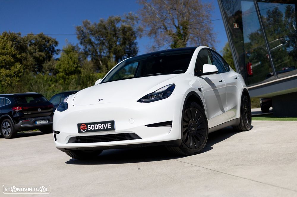 Tesla Model Y Standard RWD - 6
